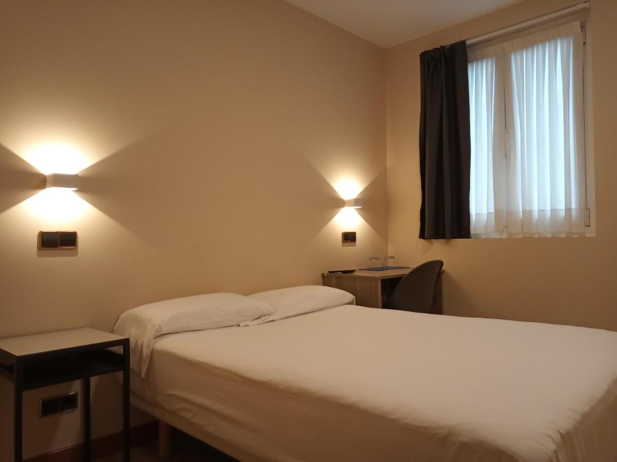 Pension Begona - Centro Ciudad Bilbao Room photo